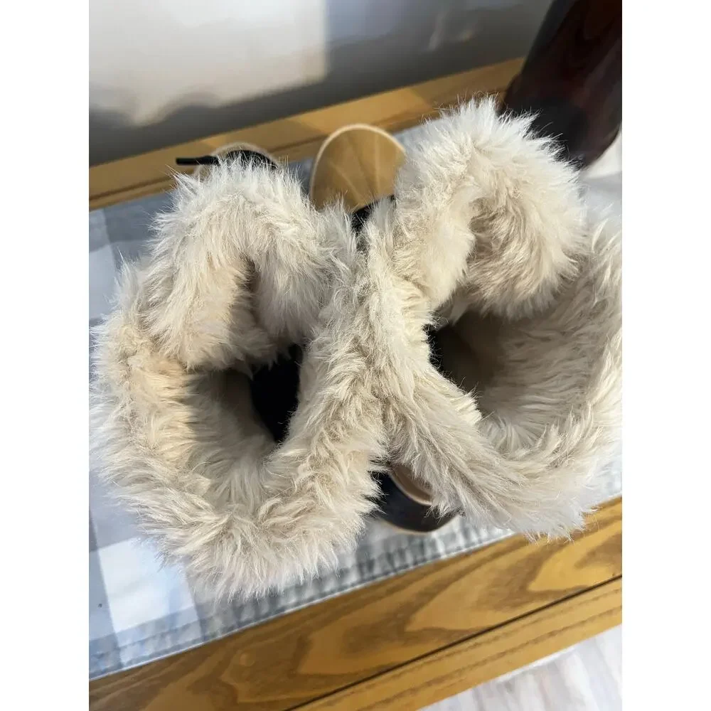 Sorel gently preowned